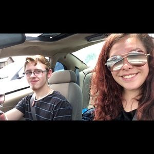 Meet your Posher, Dominique